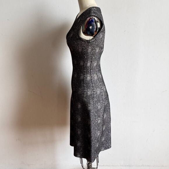 ALAÏA Mouchette Spot-Print Sleeveless Dress - Picture 5 of 12